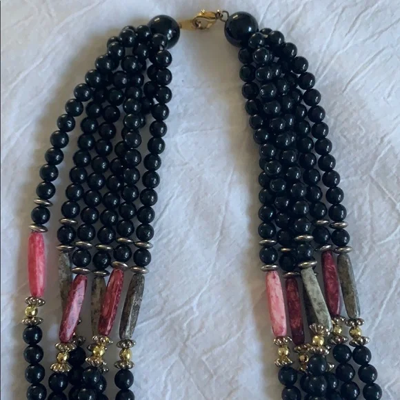 Vintage black beaded necklace - Picture 9 of 9